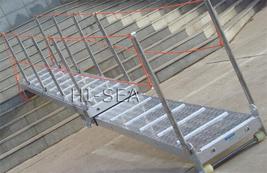 /uploads/image/20180521/Picture of Marine Aluminium Telescopic Flat Wharf Ladder.jpg